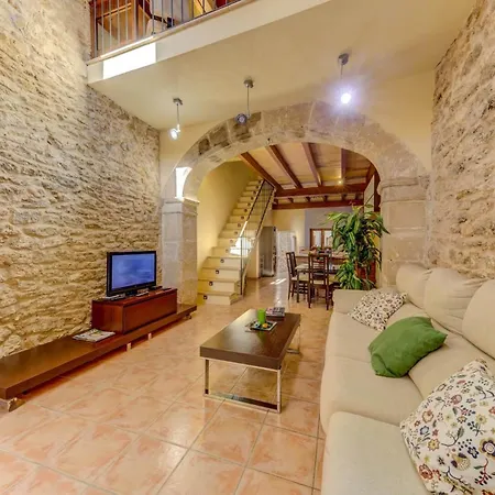 Dom wakacyjny Casa Moll - In The Historical Town Of