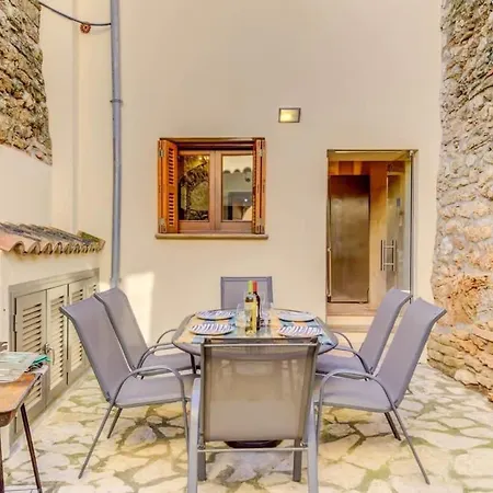 Dom wakacyjny Casa Moll - In The Historical Town Of Alcudia (Mallorca)