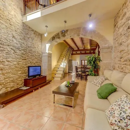 Casa Moll - In The Historical Town Of Casa de Férias *